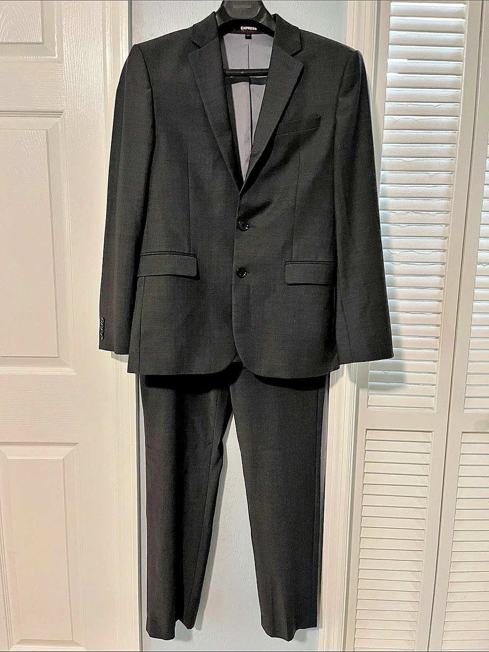 Express Performance Men's Black Suit Size